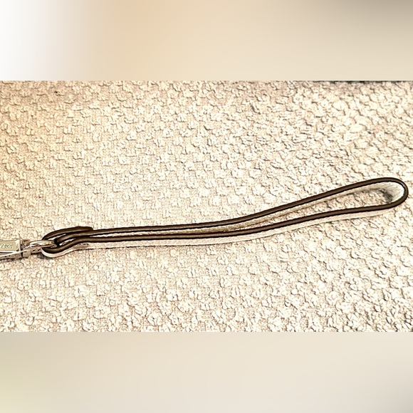 Michael Kors white leather wallet - Picture 8 of 16